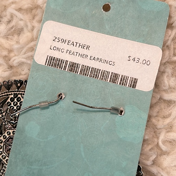 NWT Boutique long feather earrings in lavender and wood and silver—stunning - Picture 7 of 7